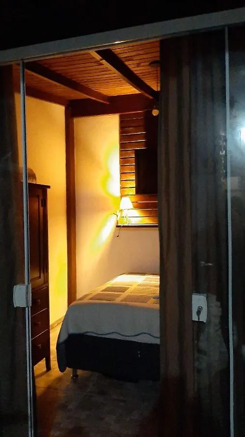 Edícula completa perto da praia. Florianópolis Apartamento