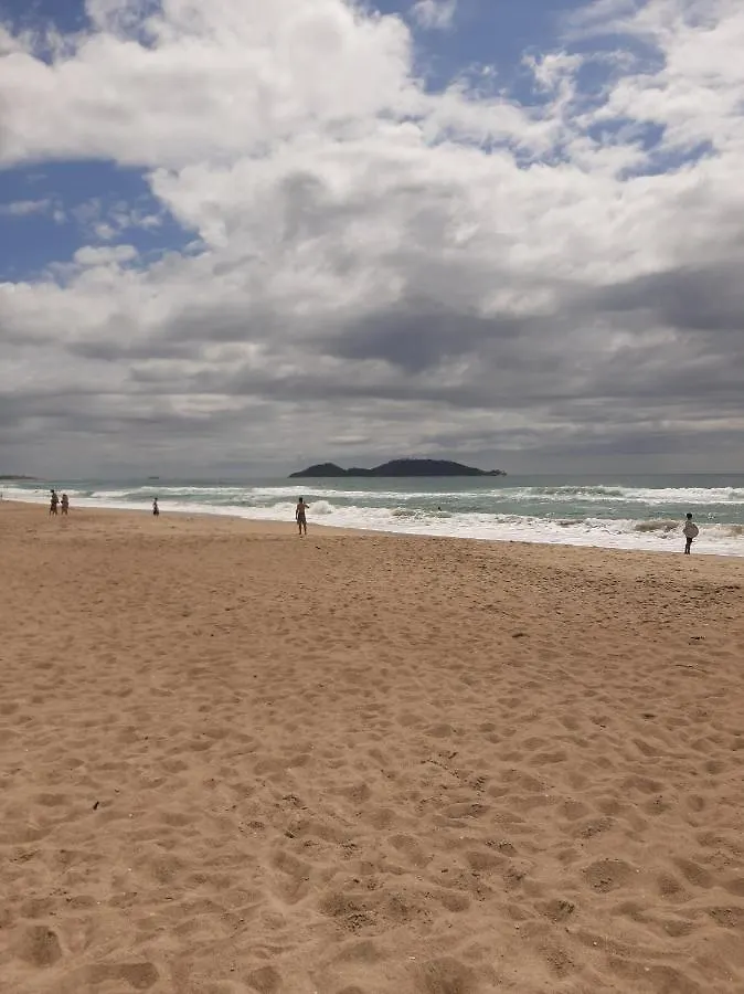 Edícula completa perto da praia. Florianópolis Apartamento